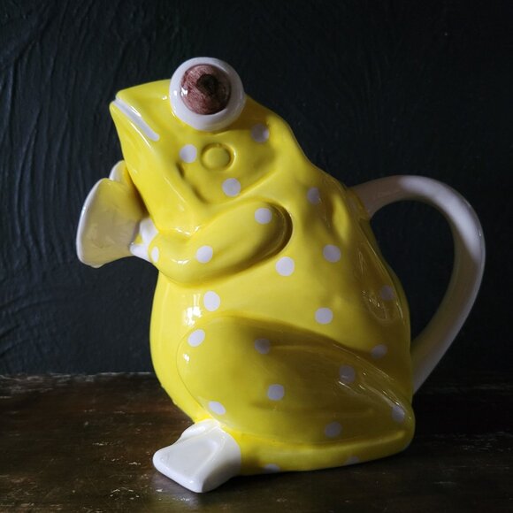 Vintage 1970’s Whimsical Frog Watering Pitcher Yellow With White Polka Dots - Picture 2 of 7